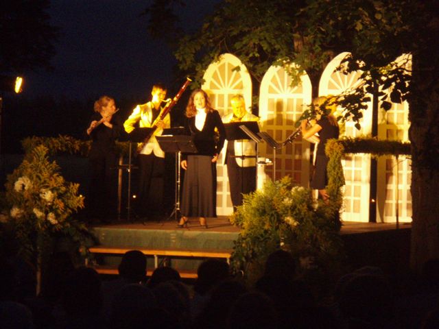 Nakts koncerts Rubenes baznīcas dārzā
